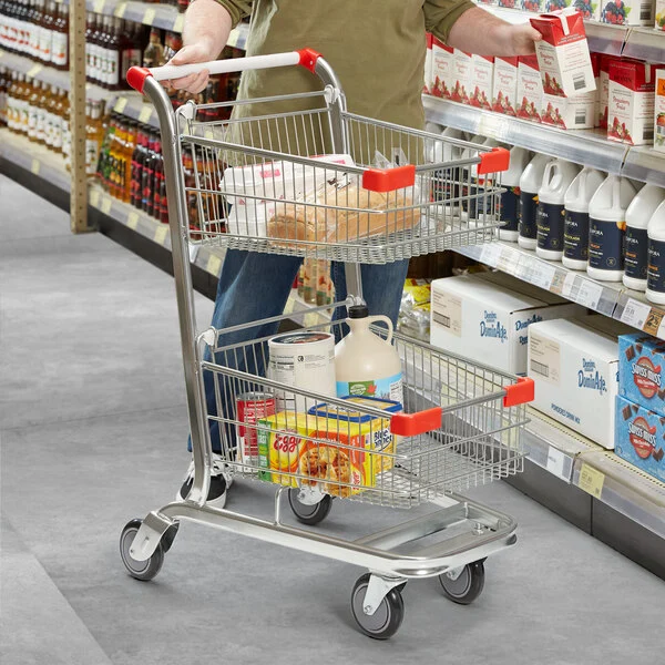 Carrito de compras de cromo de dos niveles para supermercado Regency - 2.8 pies cúbicos